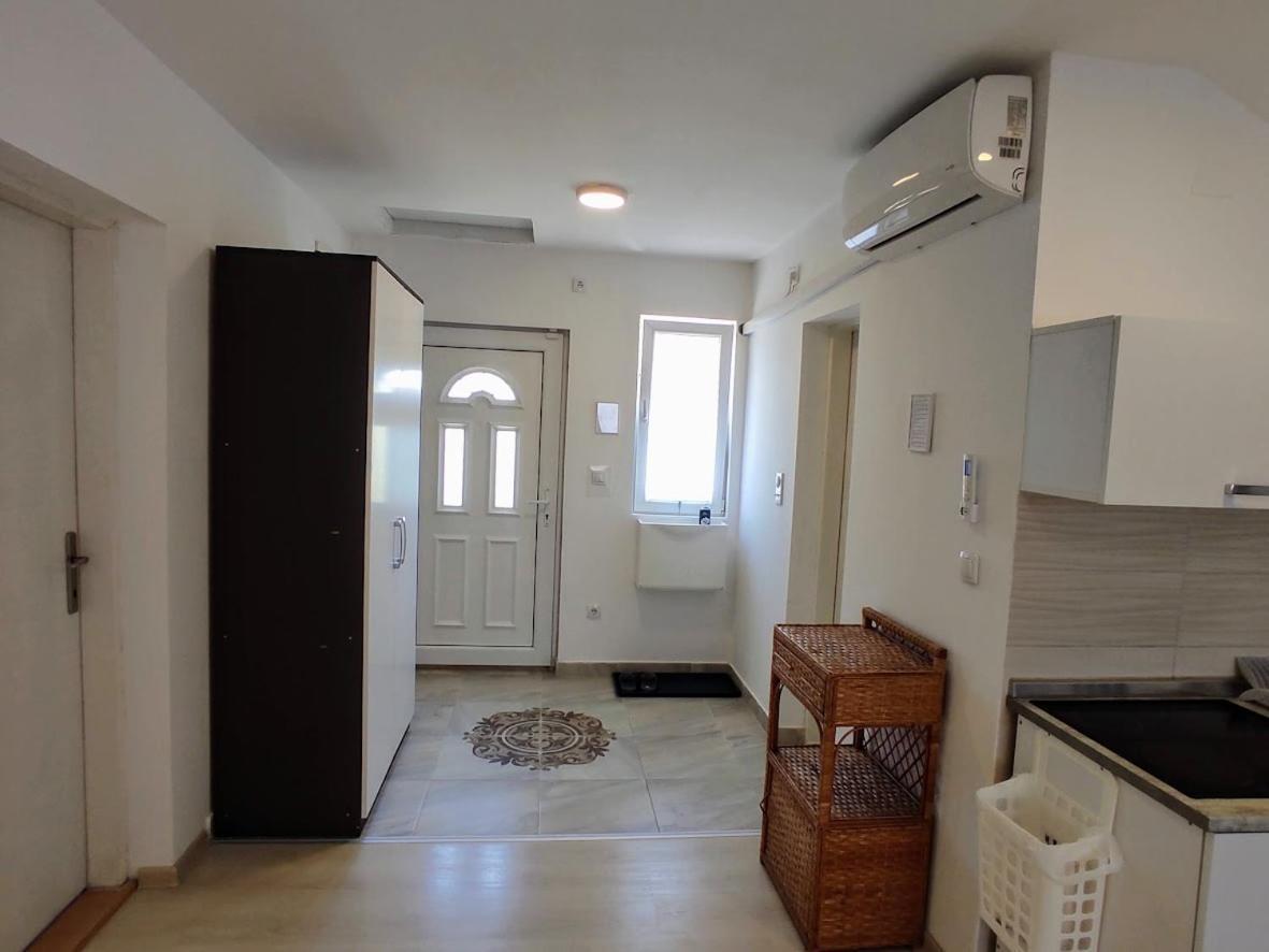 A1 - Airport Belgrade Apartment Bagian luar foto