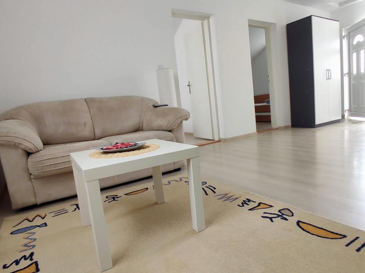 A1 - Airport Belgrade Apartment Bagian luar foto