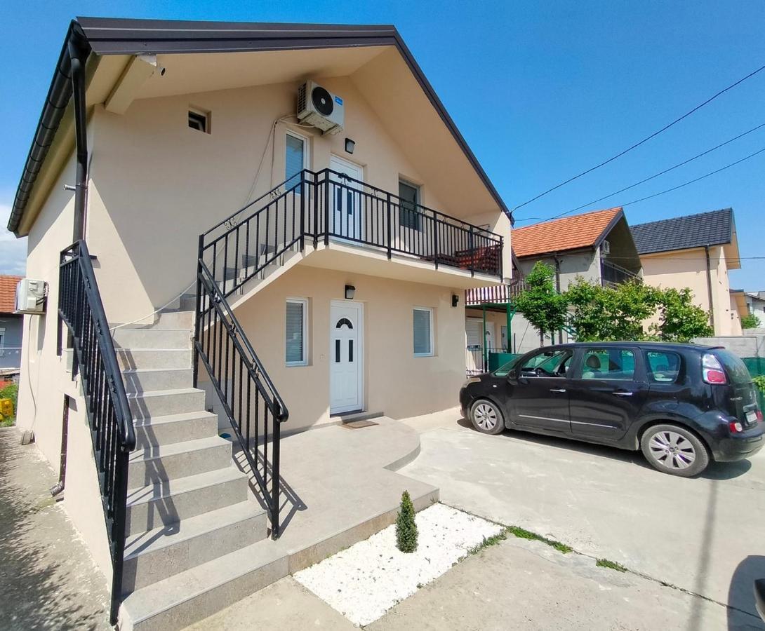 A1 - Airport Belgrade Apartment Bagian luar foto