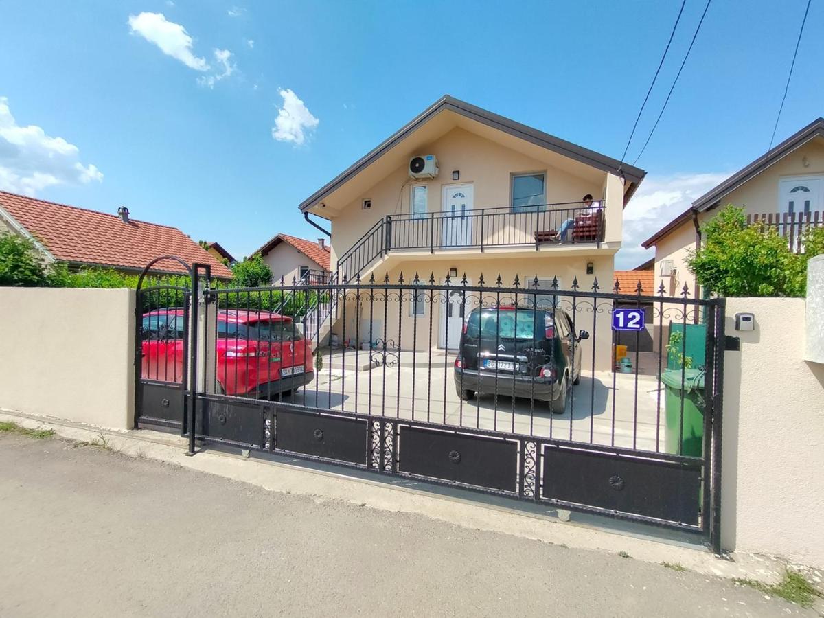 A1 - Airport Belgrade Apartment Bagian luar foto
