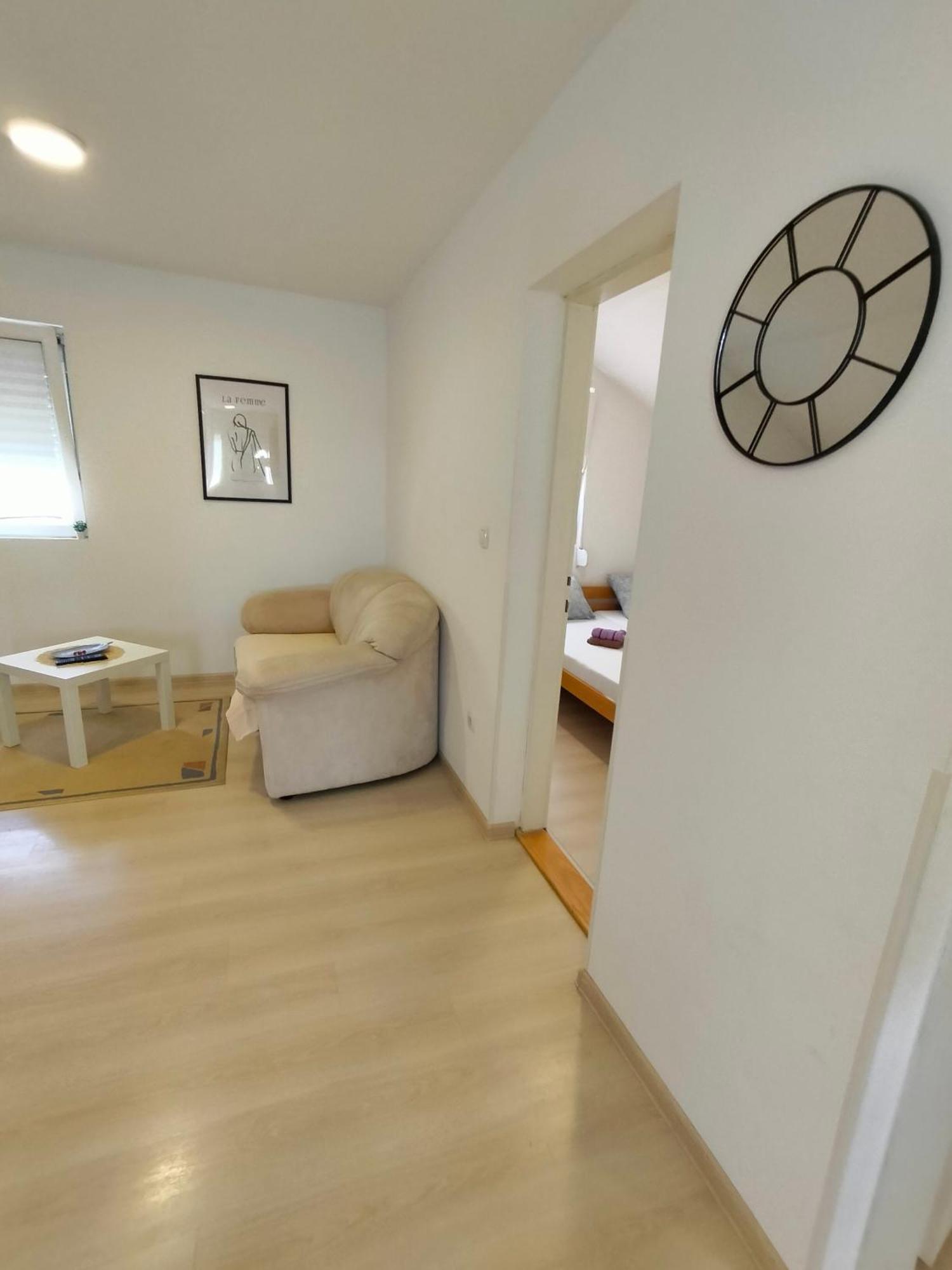 A1 - Airport Belgrade Apartment Bagian luar foto